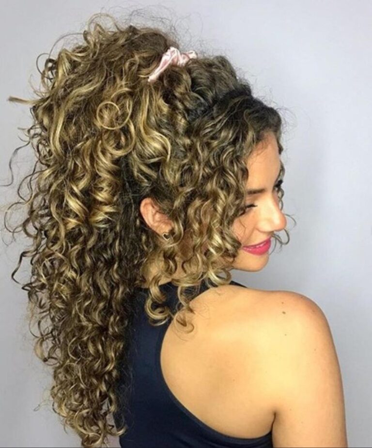 21 Fabulous Curly Summer Hairstyles For A Stunning Look